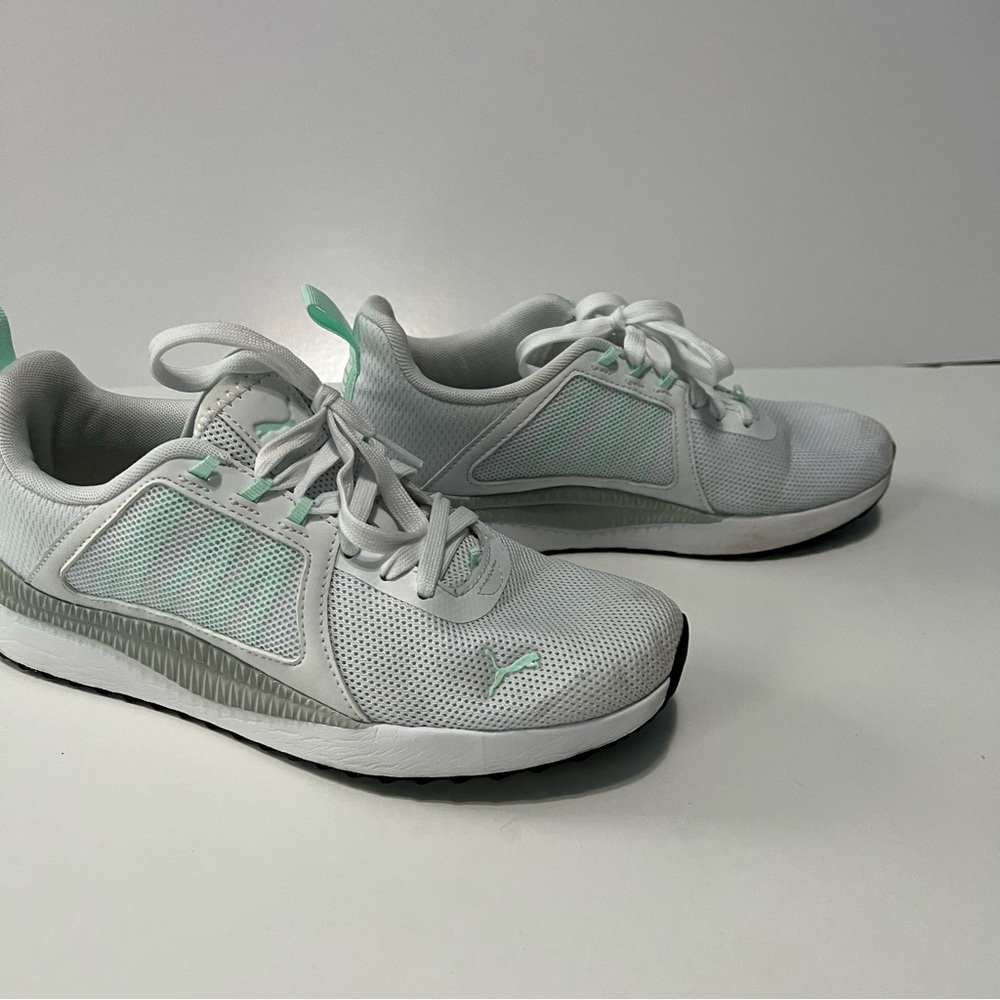 Puma Women’s Walking Running Soft Foam Shoes White And Green 7.5
